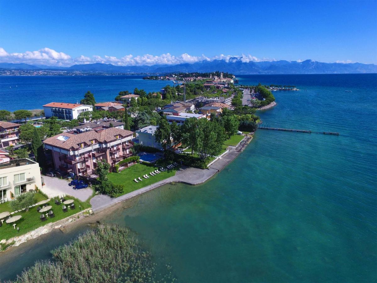 Smeraldo Dip Villa Canneto Sirmione Bagian luar foto